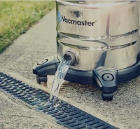 vidange des liquides de l'aspirateur Vacmaster VQ 1530SFDC